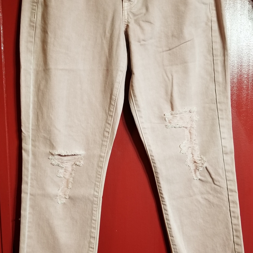 Mossimo size 4 distressed crop pants NWT